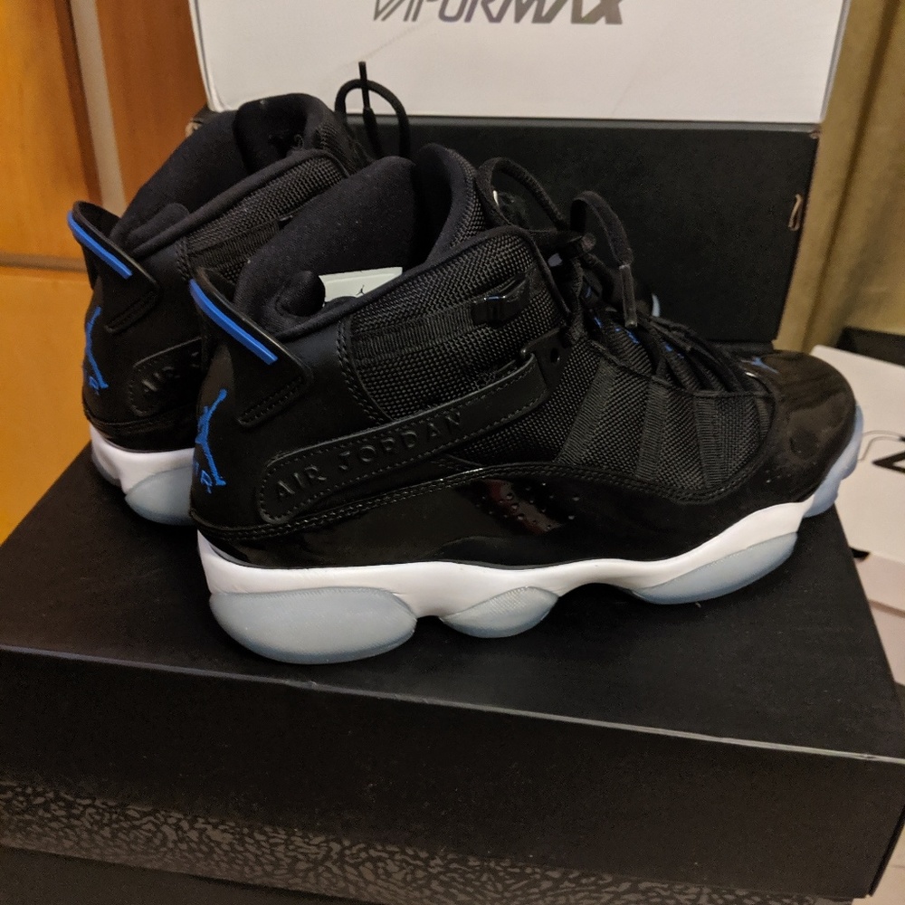 Shoes - Picture 3 of 4